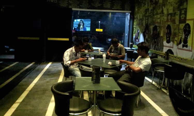 R N B Raise The Lounge